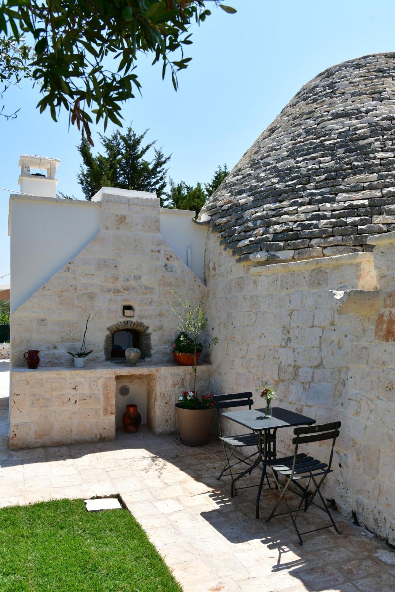 Lamarossa Trulli & Suites Antonelli Екстериор снимка